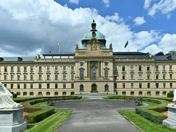 Ukrainian flag removed from Czech parliament building, Israeli flag remains