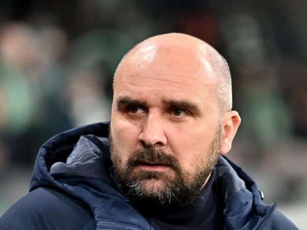 BiH passed away. coach Mladen Žižović collapsed next to the bench