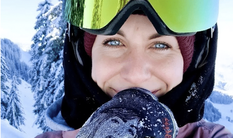 Left the girl alone at -20°C on the highest mountain in Austria. She froze and died