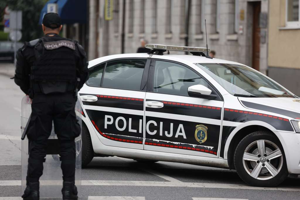 Attempted murder in Sarajevo: Two people arrested, weapons and drugs found