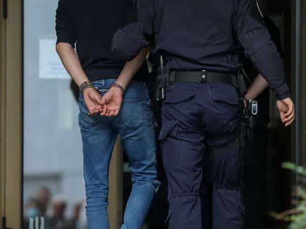 Derventa: Deprived of freedom of two persons due to extortion