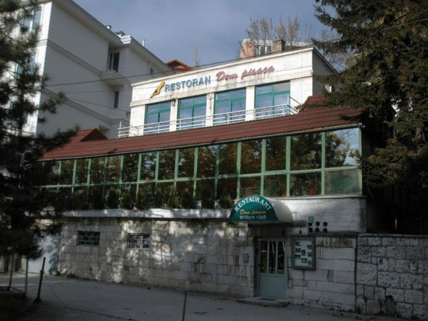 Drama in the alternative club DKC: An armed man disturbed the visitors
