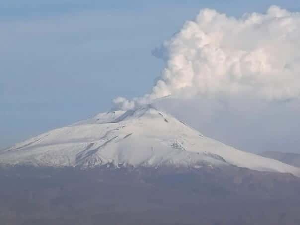 Etna erupted, ash fell in Taormina, the alert level was raised