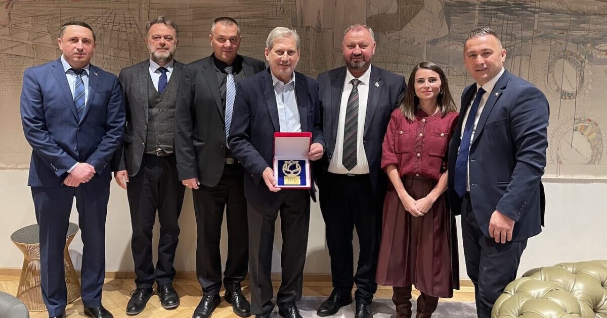 Johannes Hahn received Minister Samir Šibonjić and the delegation of the general BH fair ZEPS in Vienna