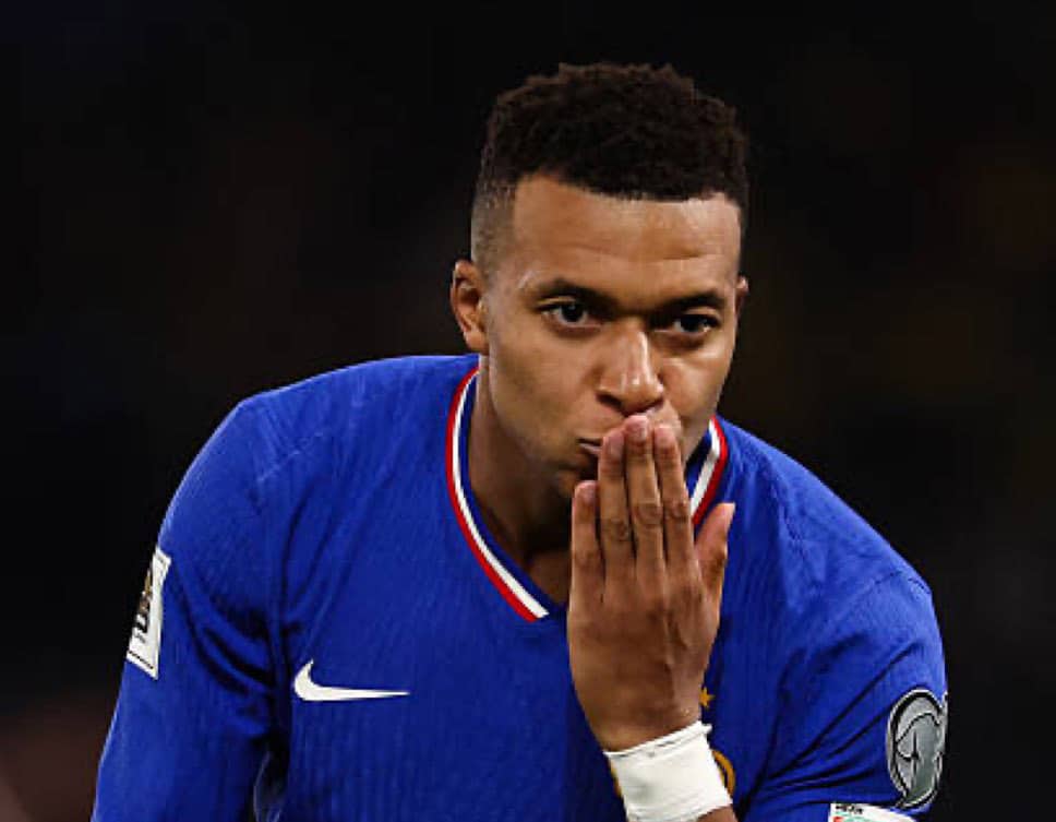 Policeman fined early retirement for accepting cash gift from Mbappe