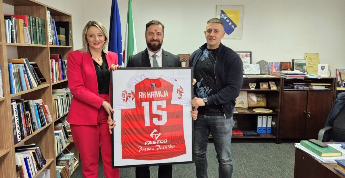 Thank you to the Government of ZDK: Representatives of RK “Krivaja” presented the jersey to Minister Mušija