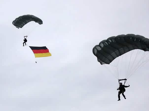 German paratroopers under investigation for "Nazi parties"