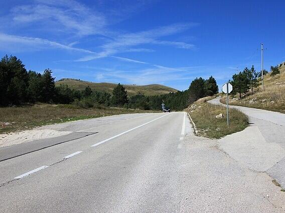 Normalized traffic on the main road Nemila-Žepče, in the town of Topčić Polje