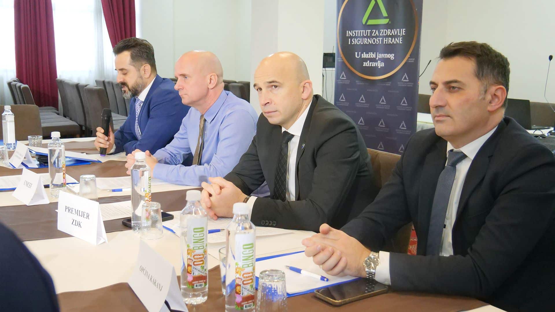 Prime Minister Pivić at a round table organized by INZ: No child should be left out of the health care system
