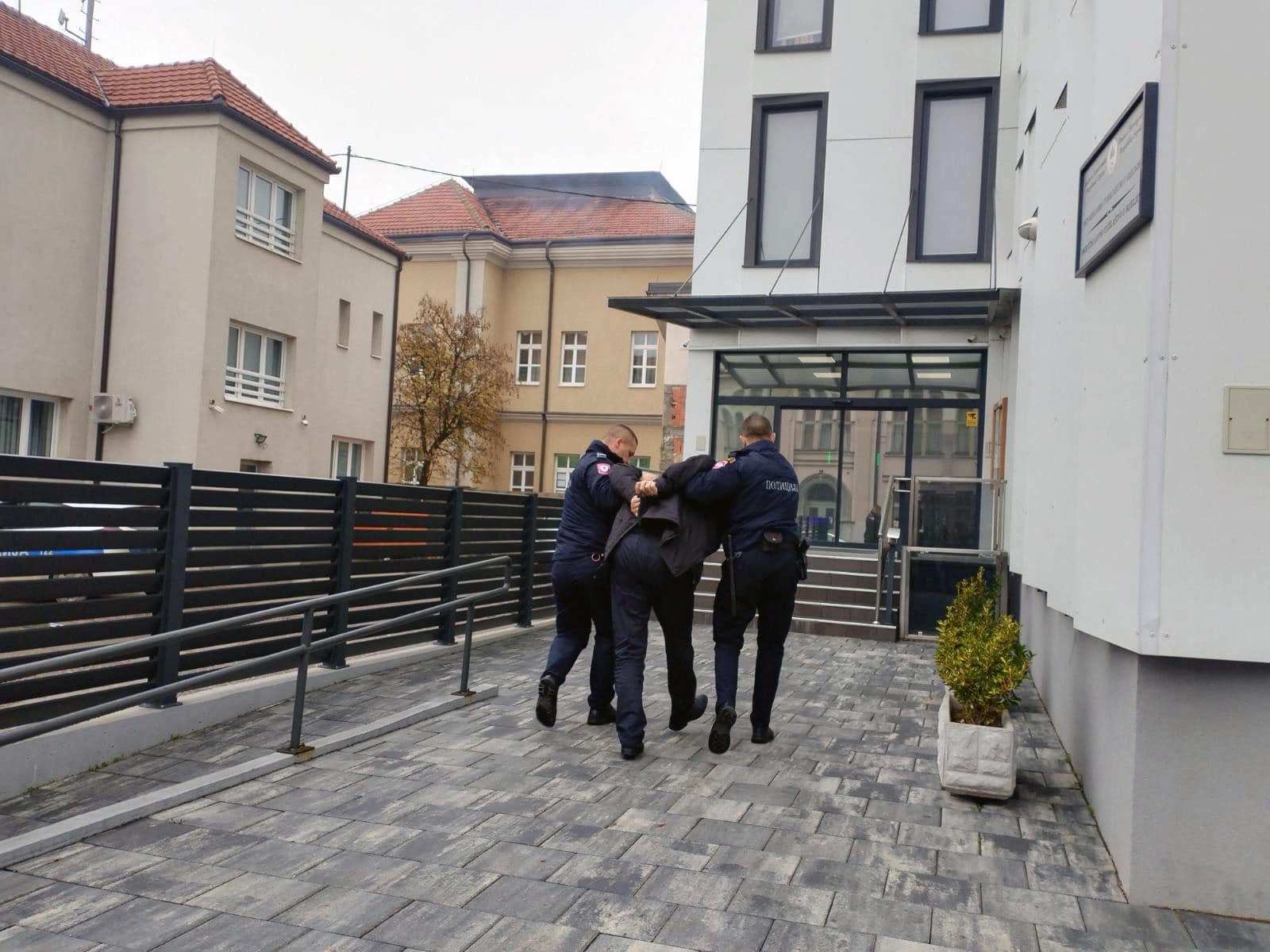A Banja Luka resident (70) who was arrested for pedophilia is a high school teacher in Laktaši