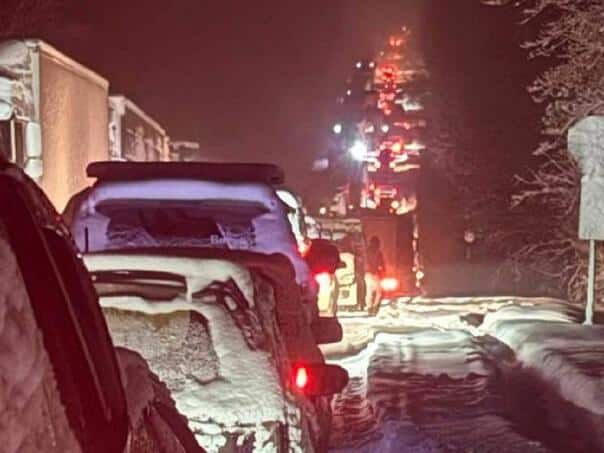 Families with children trapped in a column of 100 km at -30