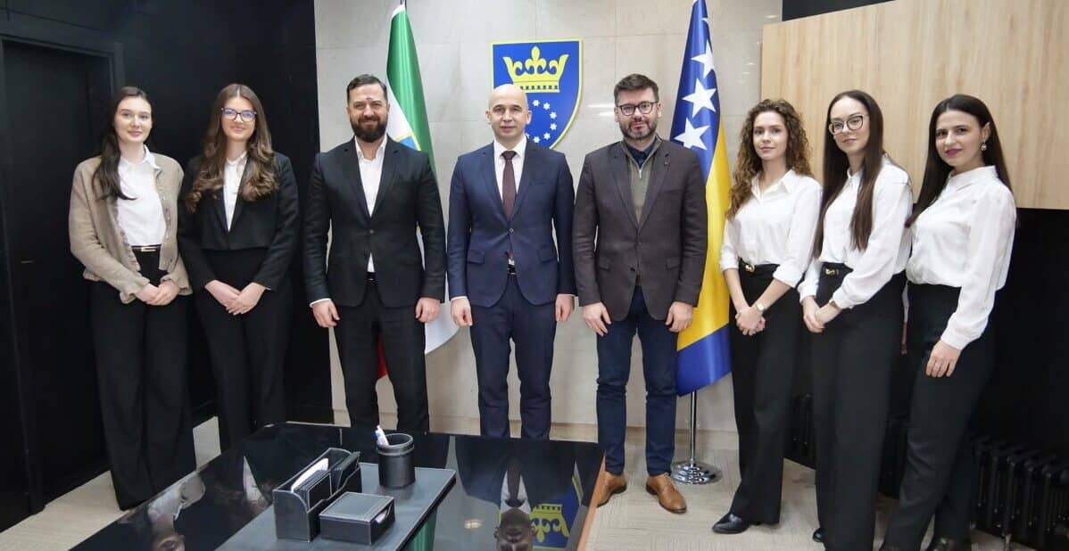 Prime Minister Pivić held a reception for the national champions of the UNZE Faculty of Law