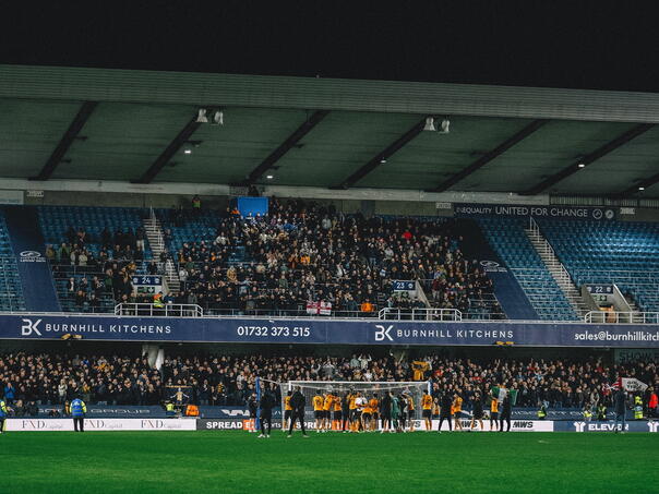 Sergej Jakirović hit in England: See how he celebrates with the fans