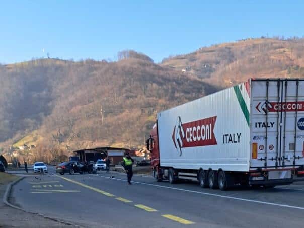 Two injured in a collision near Topčić Polje, traffic stopped