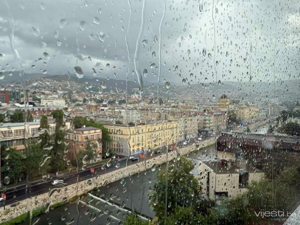 Moderate to mostly cloudy with rain in Bosnia and Herzegovina, light snow in the mountains
