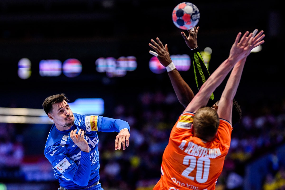With the victory over the Netherlands, Croatia secured placement in the second round of the European Championship