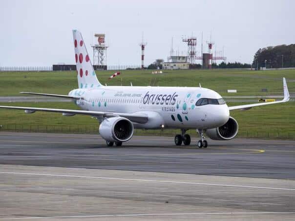 Airbus delivered 793 commercial aircraft to 91 customers worldwide in 2025