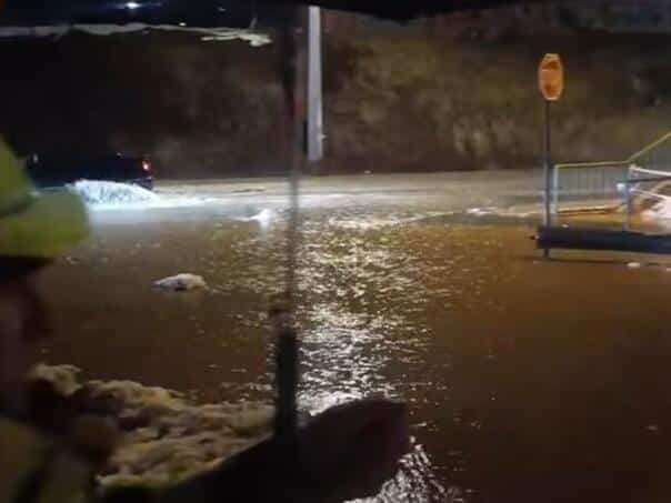 Alarming in Vogošća: Water rushes towards houses, flooded road