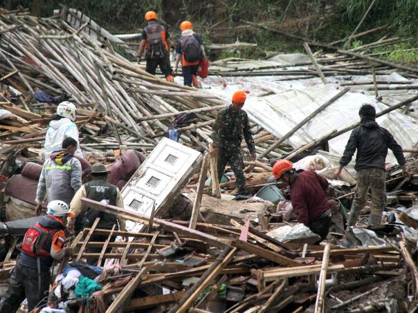 The death toll in a landslide in Indonesia has risen to 17