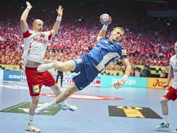 Denmark crushed Iceland and failed "dream finale" against Germany