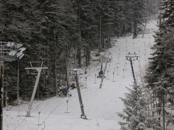 A boy was seriously injured on Bjelašnica after the cable on the ski lift came loose