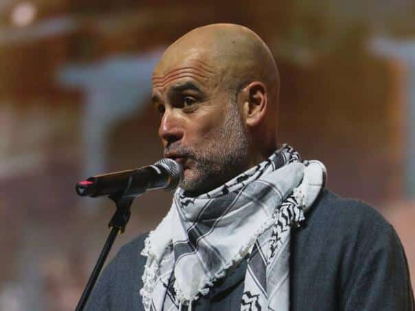 Guardiola with a Palestinian keffiyeh around his neck: The powerful are cowards