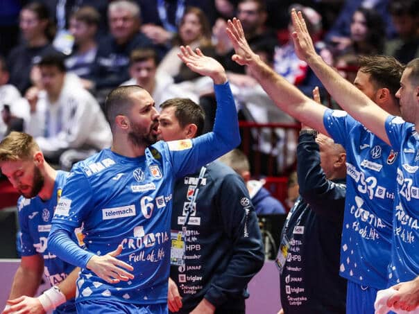 Croatia qualified for the semi-finals of the EP in handball
