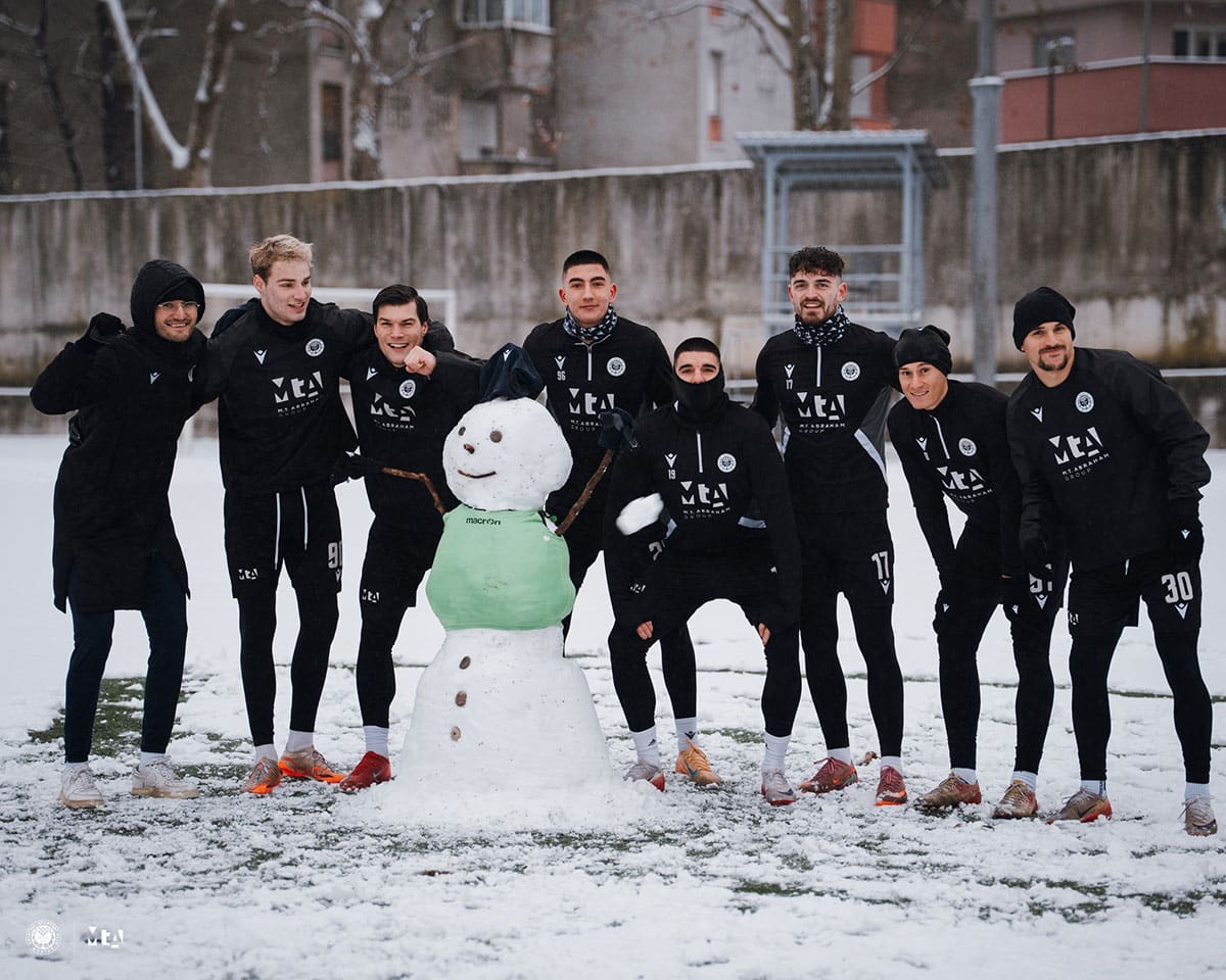 The first training was completed: the nobles made a snowman at the beginning of the preparations