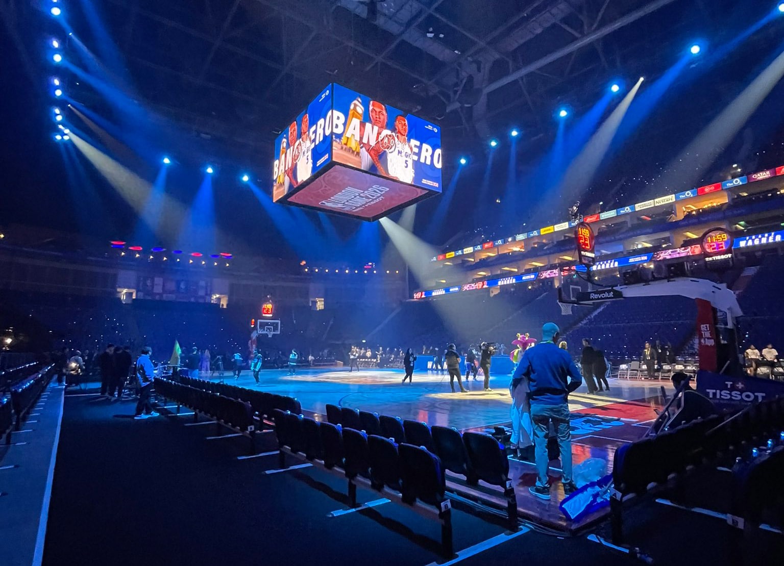 Memphis beat Orlando in London, a spectator interfered with the performance of the national anthem