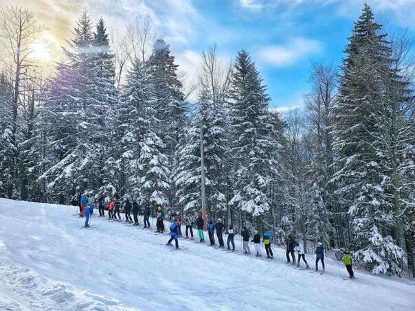 The new season has started: Free ski school for beginners at Ponieri