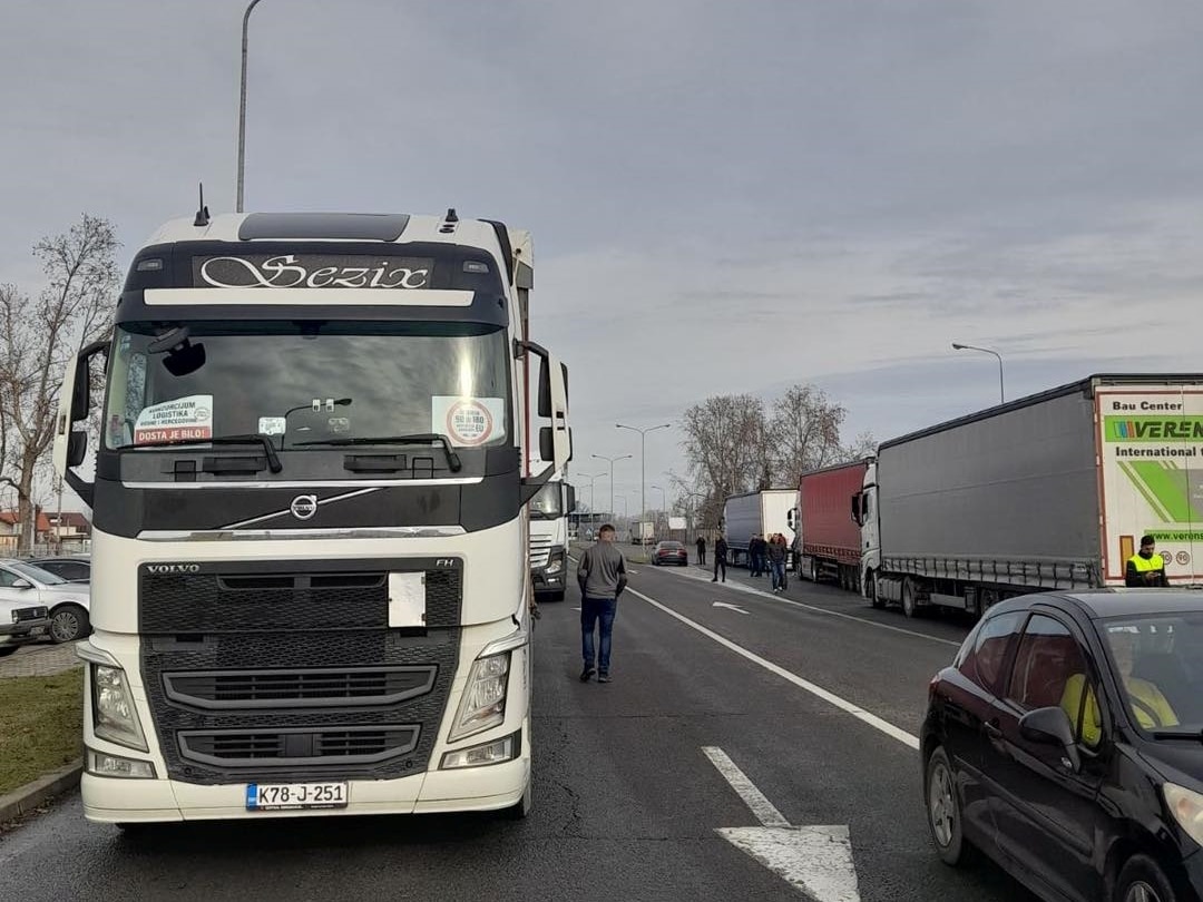 Businessmen in FBiH called on truck drivers to immediately end the blockade of border crossings