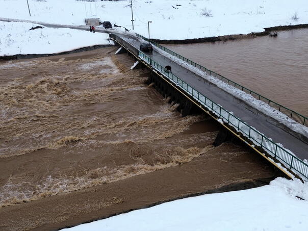 Prime Minister Uk and Minister Pandurević toured flood-affected areas