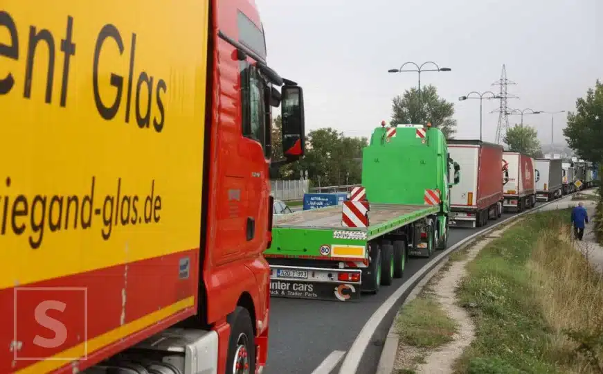 Transporters are at the borders for the fourth day, the authorities are silent: EU rules threaten to block transport