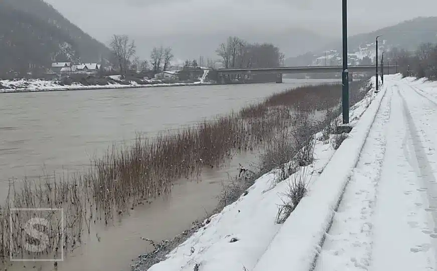 They announced from the Government of FBiH: “Services are still on standby, three rivers are particularly critical”