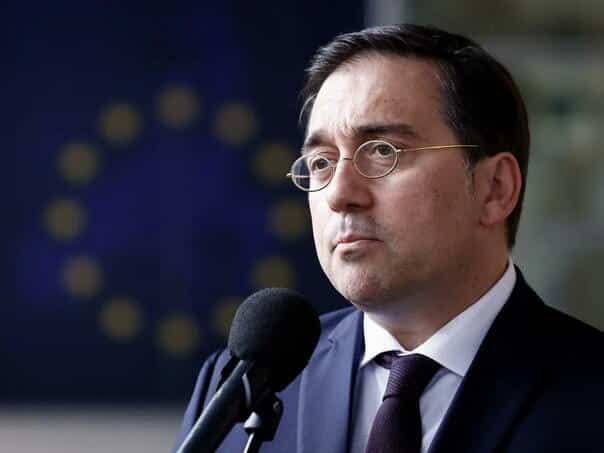 Spain is not aware of any French plan with Greenland