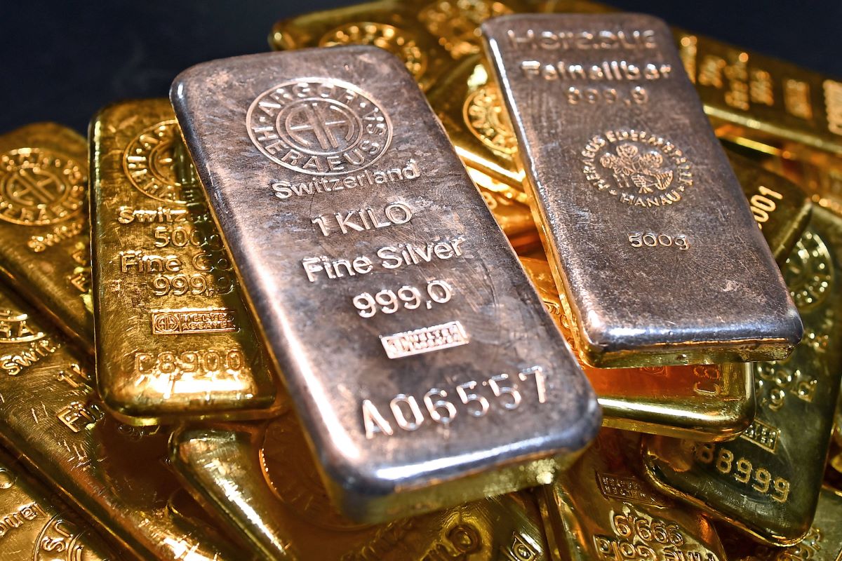 Gold and silver at peak due to tensions over Greenland