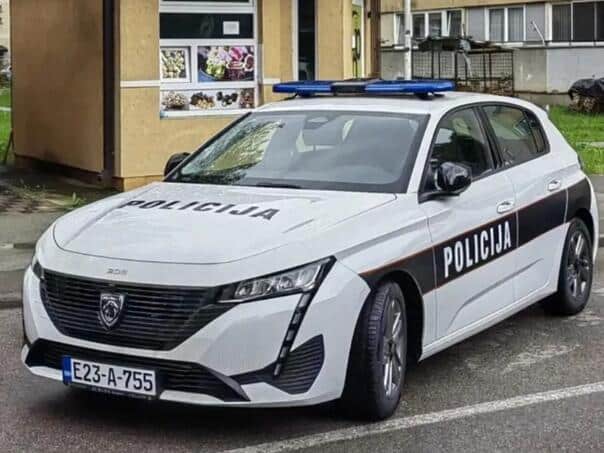 Serious traffic accident near Cazin, two people injured