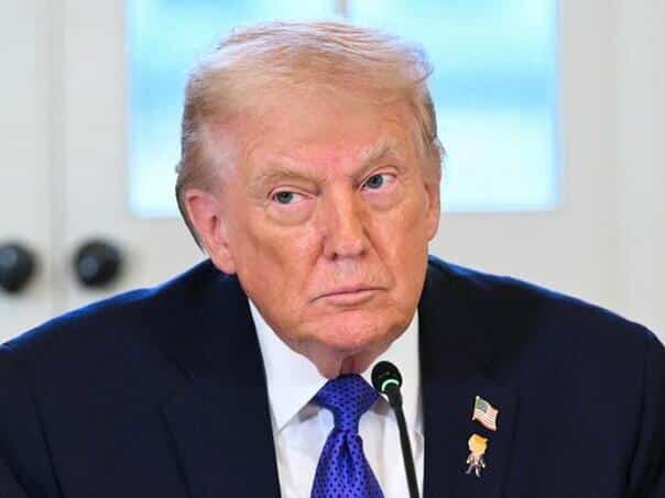 Trump tightens the noose around Cuba and offers a deal with the US