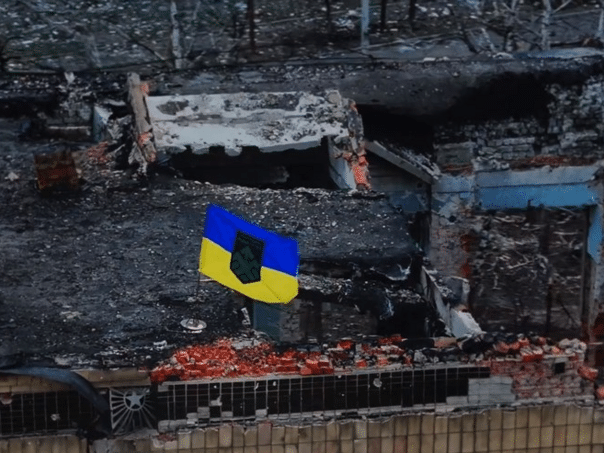 Video: The Ukrainian army raised the flag at the town hall in Kupjansk