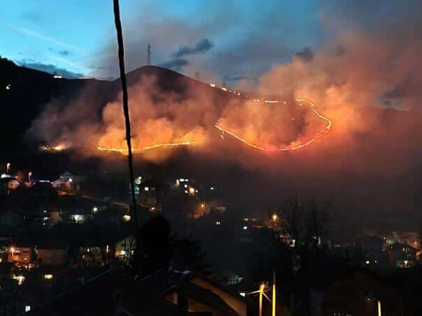 Video: Firefighters put out a big fire near Zenica