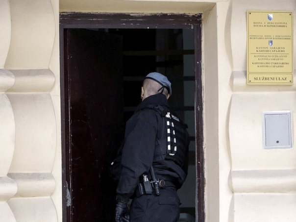 Three people were sentenced to 12 years in prison for robbing a jeweler in Sarače