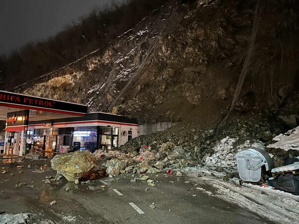 Zvornik: A rock fell on the gas station, no one was injured