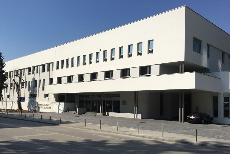 The Tuzla Municipal Court found that the doctors of the University Medical Center Tuzla, Midhat Hajder and Alma Halilbašić-Smajić, were to blame for the death of Amira Selimović.