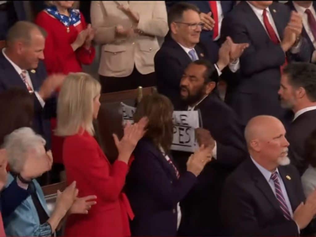 Chaos in the hall during Trump’s speech: "Black people are not monkeys"