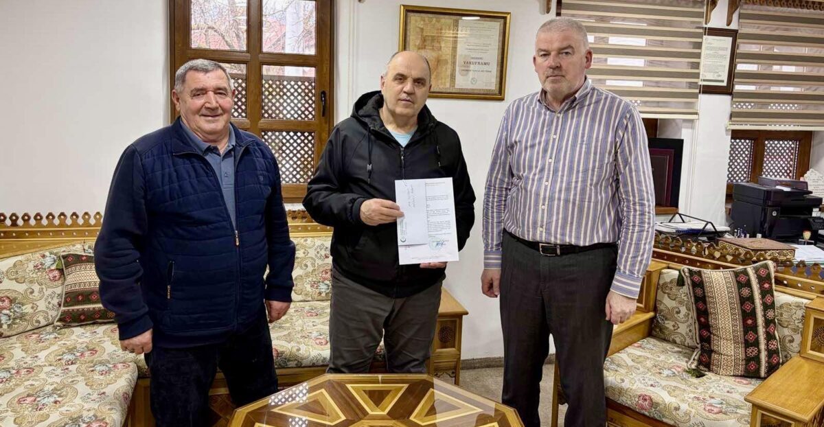 Ministry of Interior Tešanj handed financial aid to the Halilović family after the fire in Šija congregation
