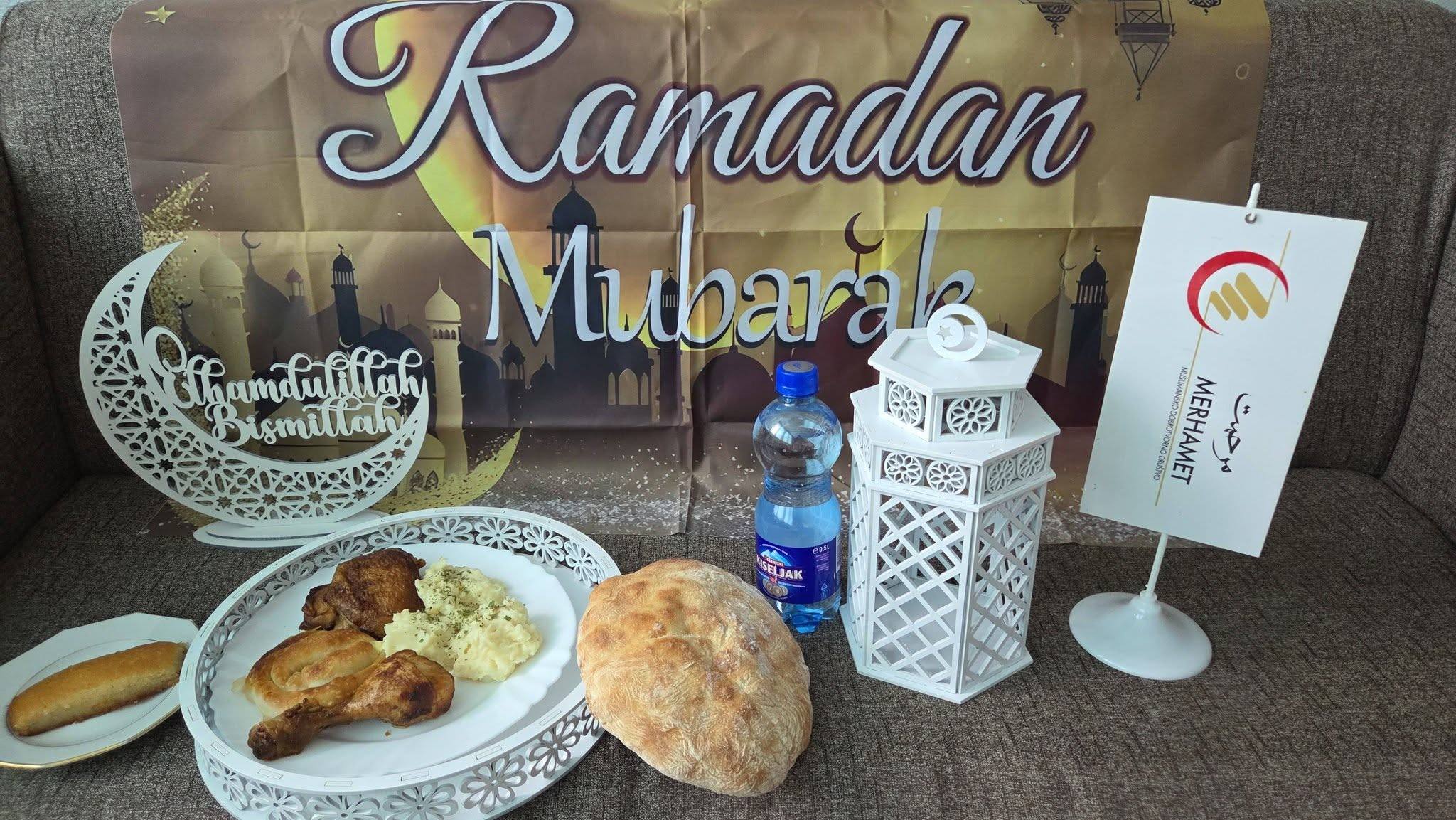 Merhamet Maglaj visiting fasting people, the elderly and the sick