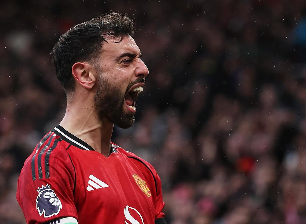 Manchester United with a player more defeated Tottenham