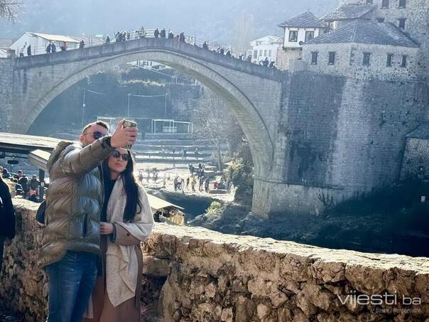 Today in all of Bosnia and Herzegovina sunny, daily temperatures from 9 to 16 degrees