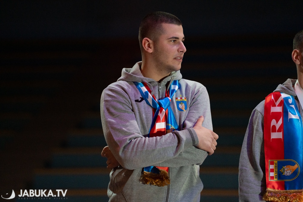 Scout welcomes Trimo Trebnje, Ćesko: In our hall we ask ourselves