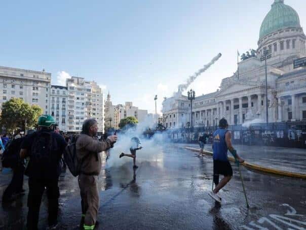 The lower house of the Argentine Congress approved the controversial labor reform law